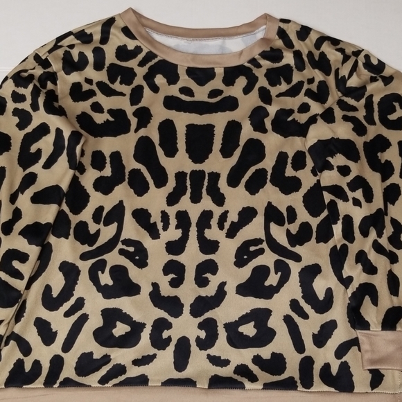 Black and Tan Animal Print Top - Picture 4 of 5